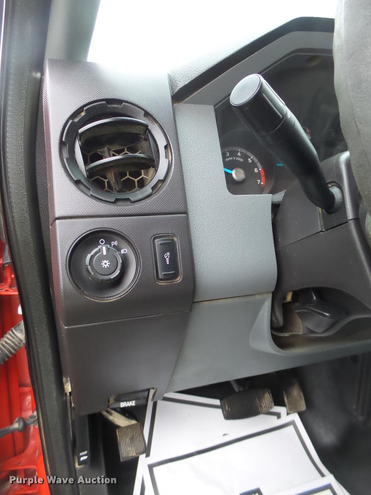 image for item DA0651 2012 Ford F350 Super Duty XL Crew Cab flatbed pickup truck