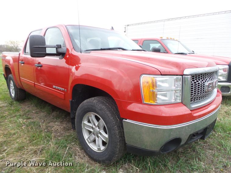image for item DA0652 2008 GMC Sierra 1500 SLE Crew Cab pickup truck