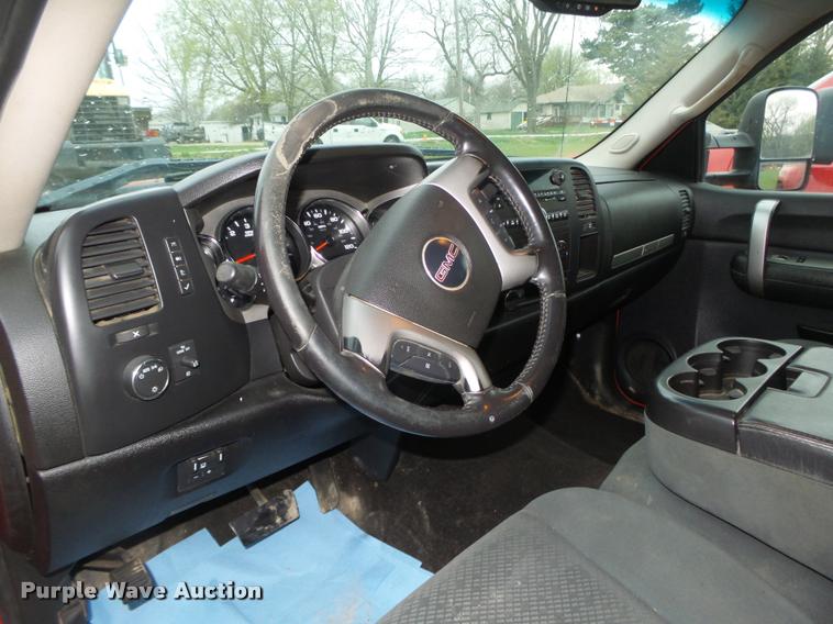 image for item DA0652 2008 GMC Sierra 1500 SLE Crew Cab pickup truck