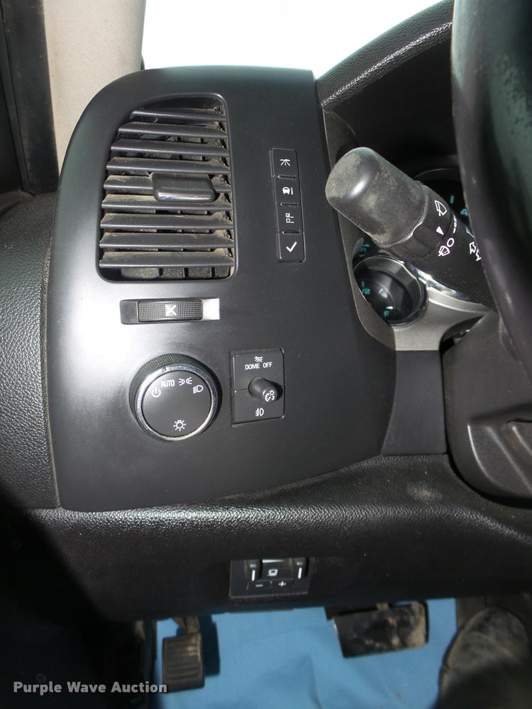 image for item DA0652 2008 GMC Sierra 1500 SLE Crew Cab pickup truck