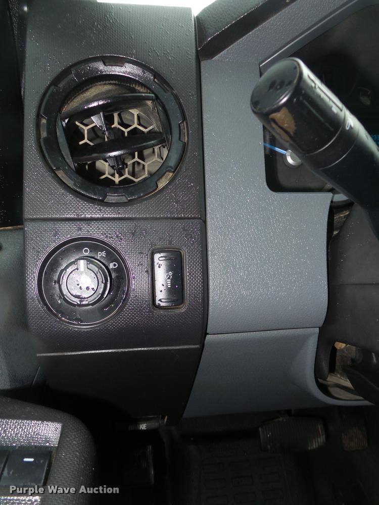 image for item DA0654 2012 Ford F350 Super Duty XL Crew Cab flatbed pickup truck