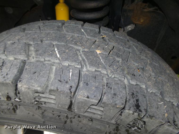 image for item DA0654 2012 Ford F350 Super Duty XL Crew Cab flatbed pickup truck