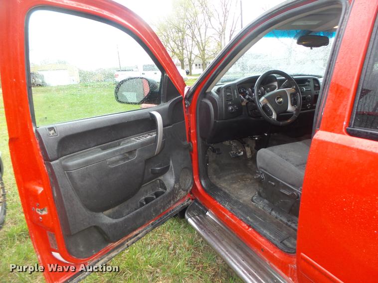 image for item DA0655 2010 Chevrolet Silverado 1500 LT Z71 Crew Cab pickup truck