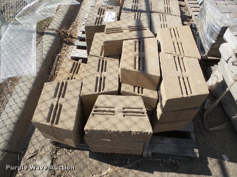 image for item DA1834 (54) retaining wall blocks