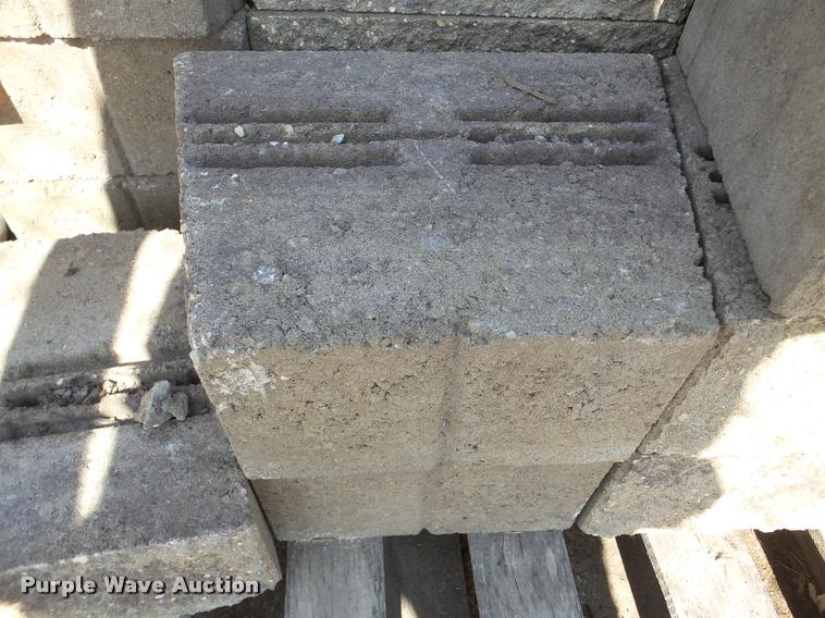image for item DA1834 (54) retaining wall blocks
