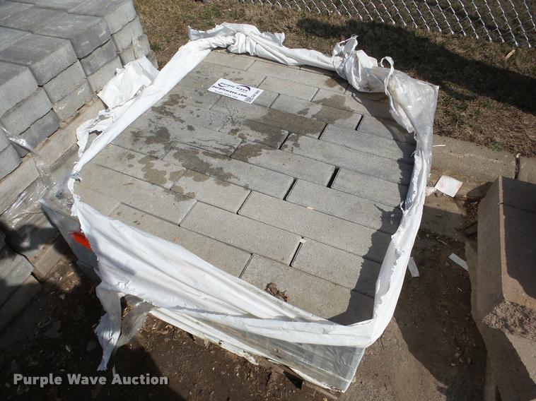 image for item DA1842 Approximately 128 pavers