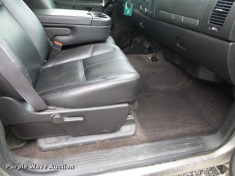 image for item DA2601 2013 GMC Sierra 1500 Crew Cab pickup truck