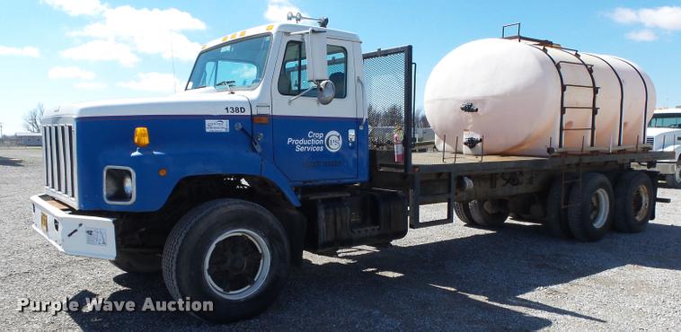 image for item DA2611 1998 International 2654 flatbed truck