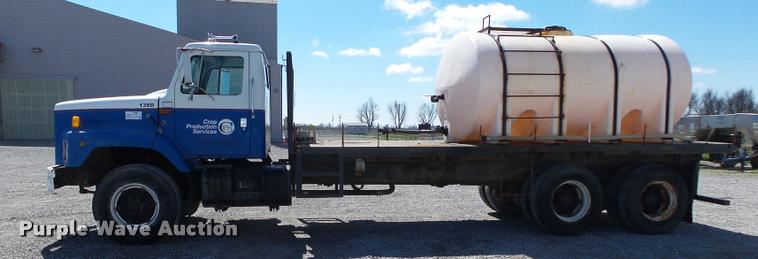 image for item DA2611 1998 International 2654 flatbed truck