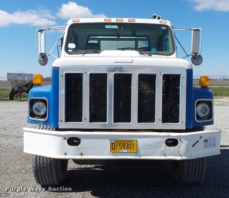 image for item DA2611 1998 International 2654 flatbed truck