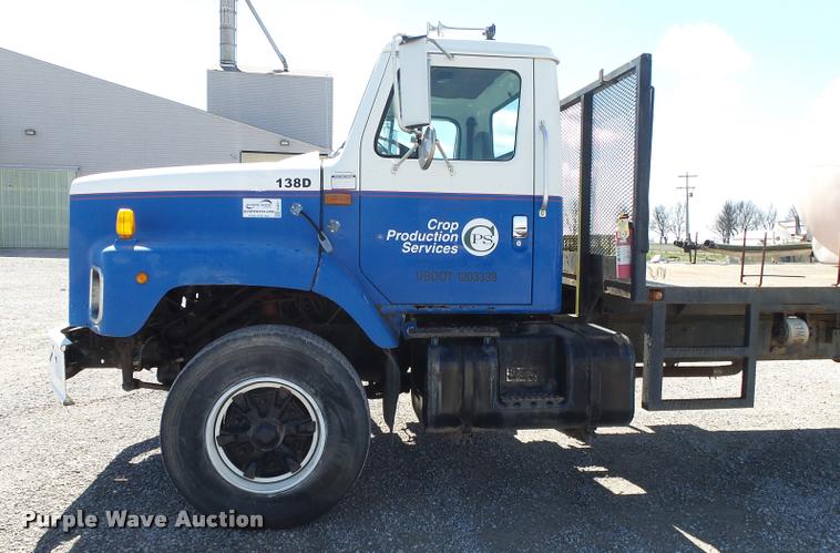 image for item DA2611 1998 International 2654 flatbed truck