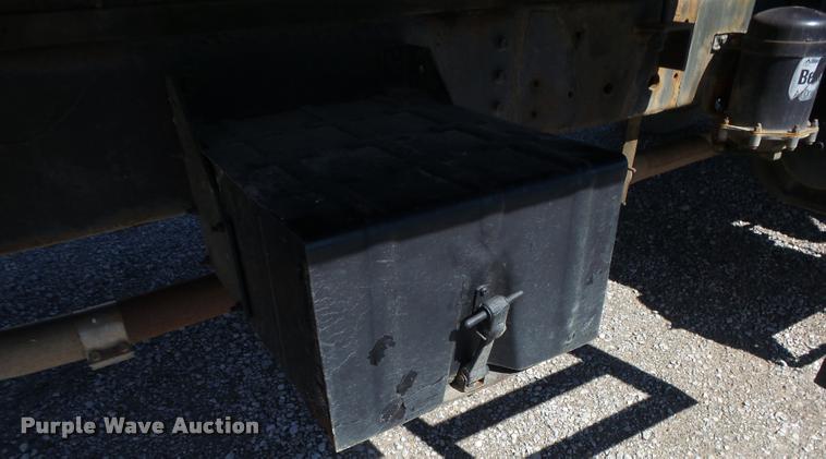 image for item DA2611 1998 International 2654 flatbed truck