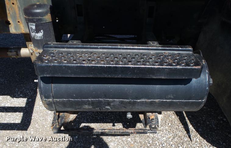 image for item DA2611 1998 International 2654 flatbed truck