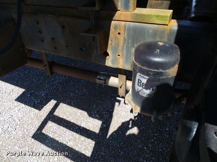 image for item DA2611 1998 International 2654 flatbed truck