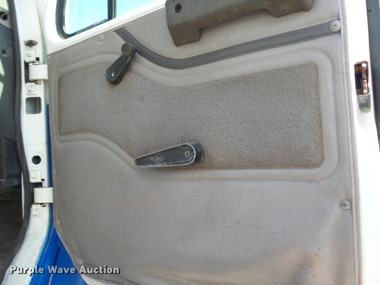 image for item DA2611 1998 International 2654 flatbed truck