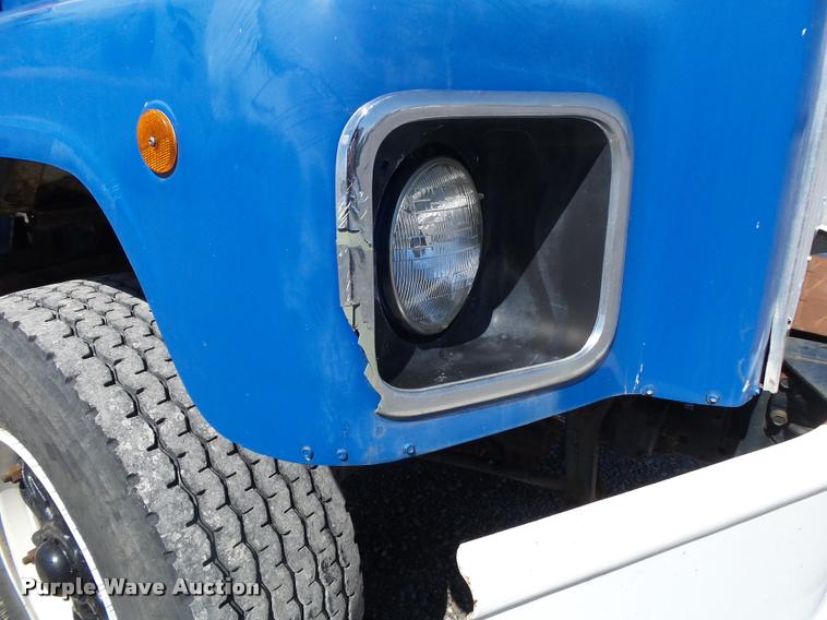 image for item DA2611 1998 International 2654 flatbed truck