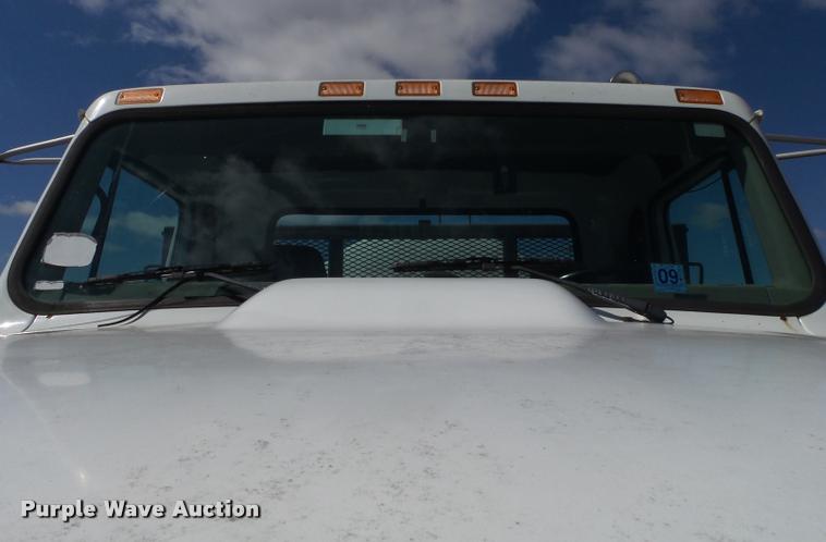 image for item DA2611 1998 International 2654 flatbed truck