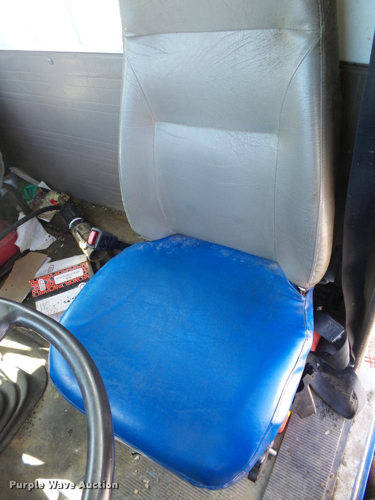 image for item DA2611 1998 International 2654 flatbed truck