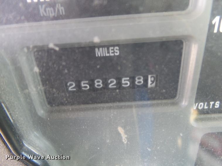 image for item DA2611 1998 International 2654 flatbed truck