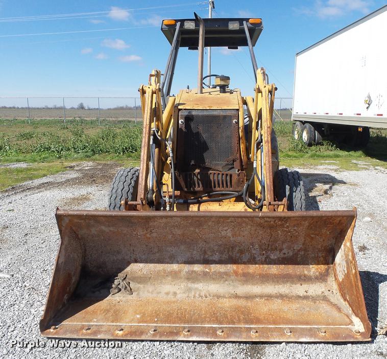 image for item DA2613 1997 Case 570L XT landscape tractor