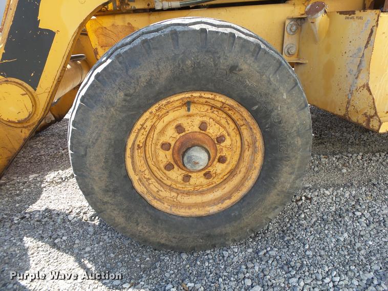 image for item DA2613 1997 Case 570L XT landscape tractor