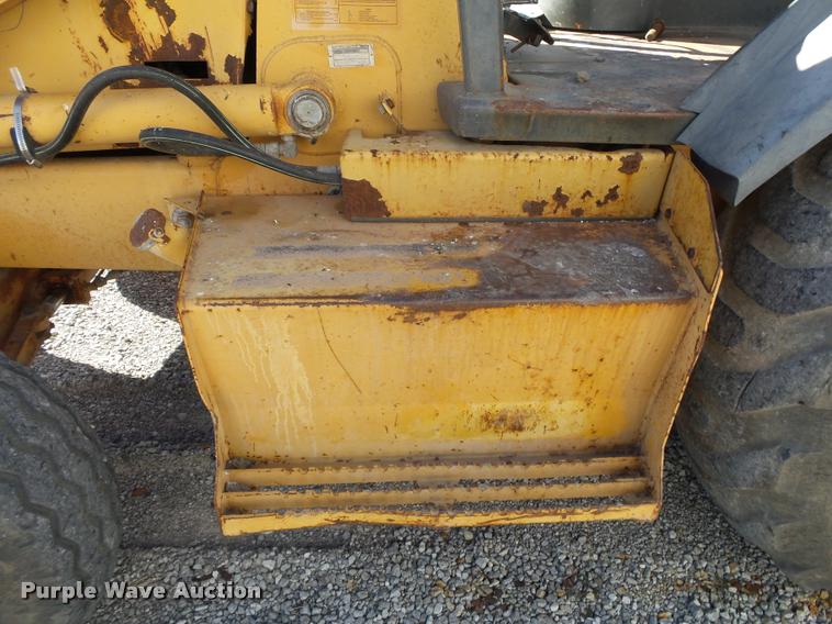 image for item DA2613 1997 Case 570L XT landscape tractor