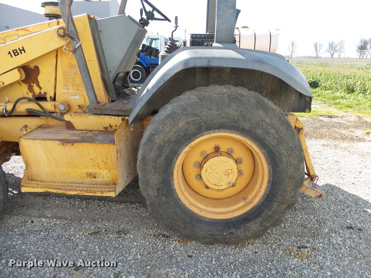 image for item DA2613 1997 Case 570L XT landscape tractor