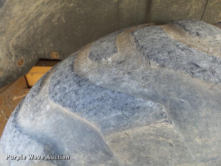 image for item DA2613 1997 Case 570L XT landscape tractor