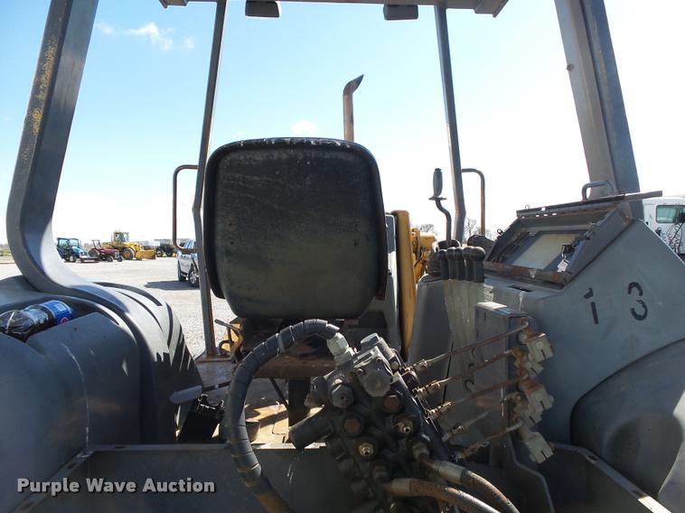 image for item DA2613 1997 Case 570L XT landscape tractor