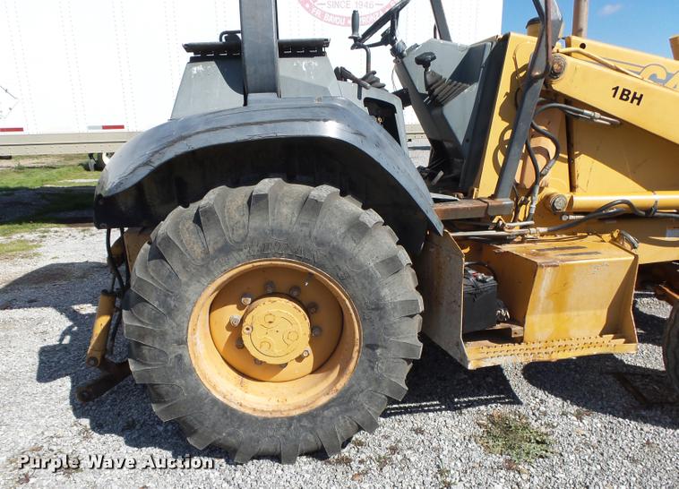 image for item DA2613 1997 Case 570L XT landscape tractor