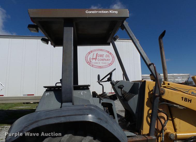 image for item DA2613 1997 Case 570L XT landscape tractor