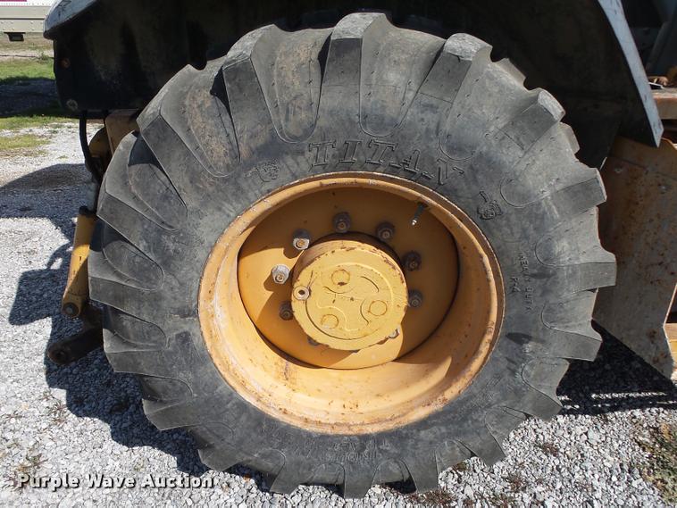 image for item DA2613 1997 Case 570L XT landscape tractor