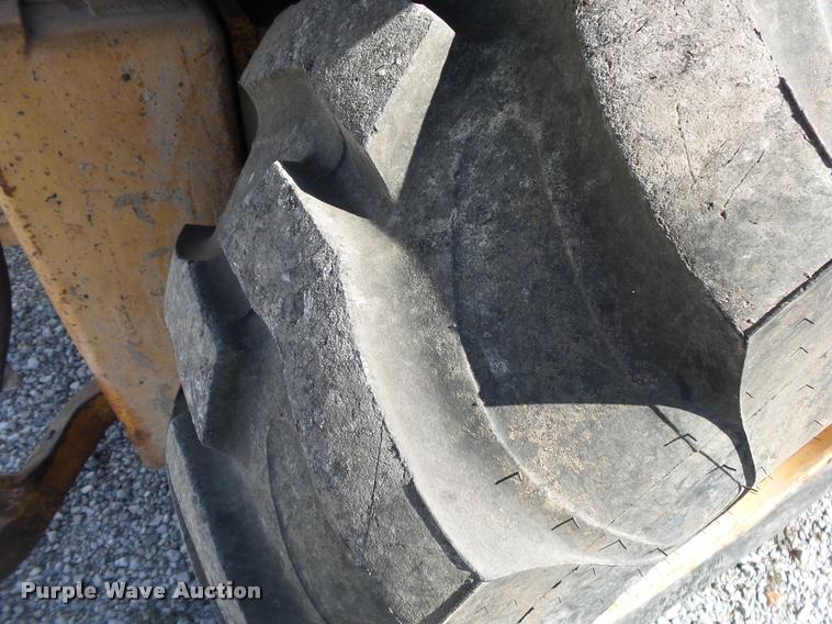 image for item DA2613 1997 Case 570L XT landscape tractor