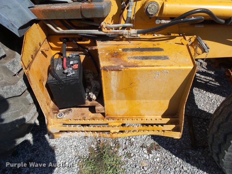 image for item DA2613 1997 Case 570L XT landscape tractor