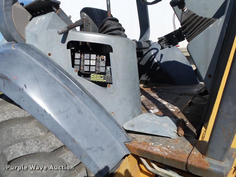 image for item DA2613 1997 Case 570L XT landscape tractor