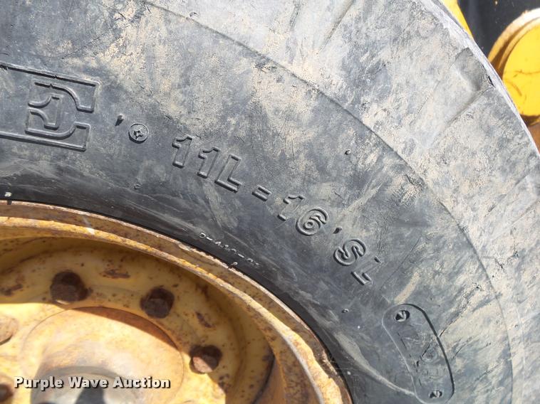 image for item DA2613 1997 Case 570L XT landscape tractor