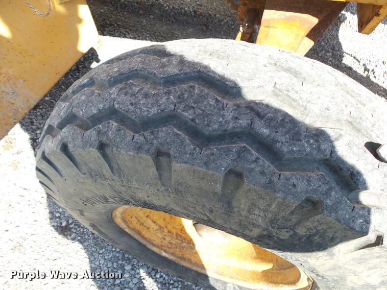 image for item DA2613 1997 Case 570L XT landscape tractor