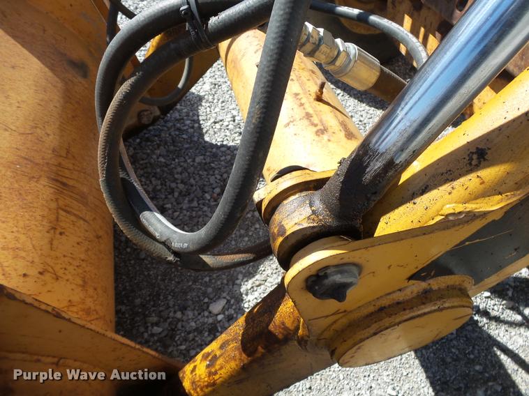 image for item DA2613 1997 Case 570L XT landscape tractor