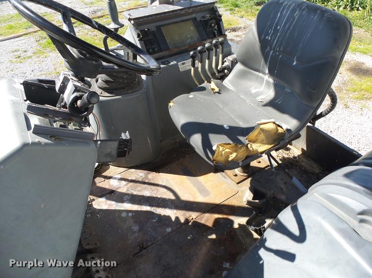 image for item DA2613 1997 Case 570L XT landscape tractor