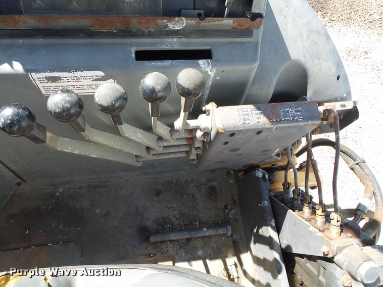 image for item DA2613 1997 Case 570L XT landscape tractor