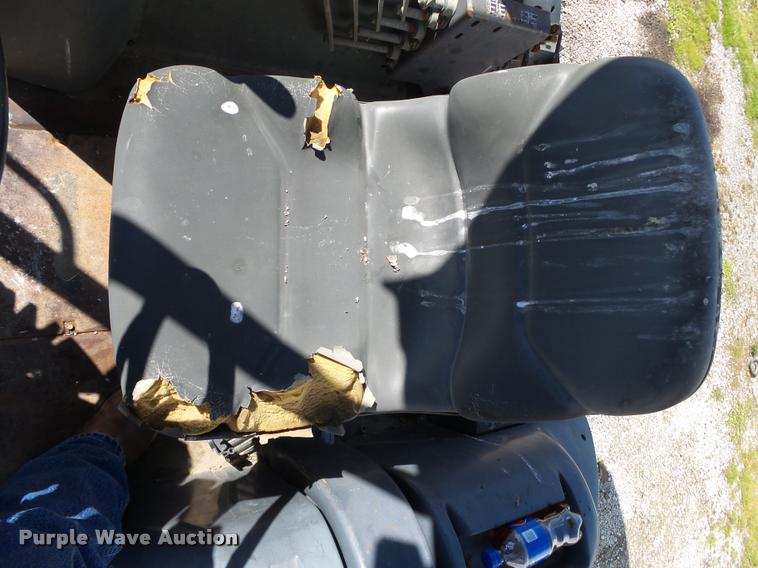 image for item DA2613 1997 Case 570L XT landscape tractor