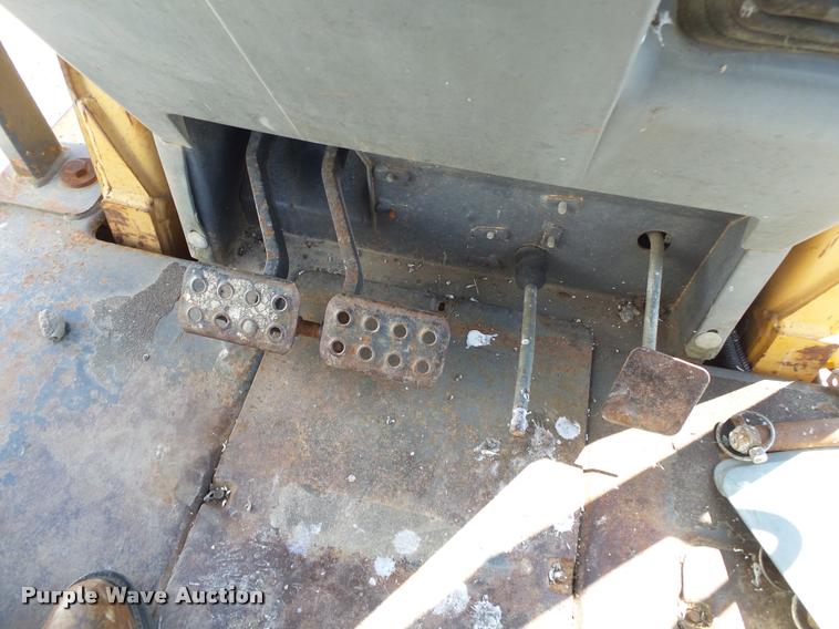 image for item DA2613 1997 Case 570L XT landscape tractor