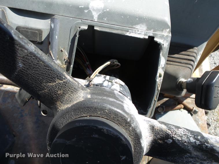 image for item DA2613 1997 Case 570L XT landscape tractor