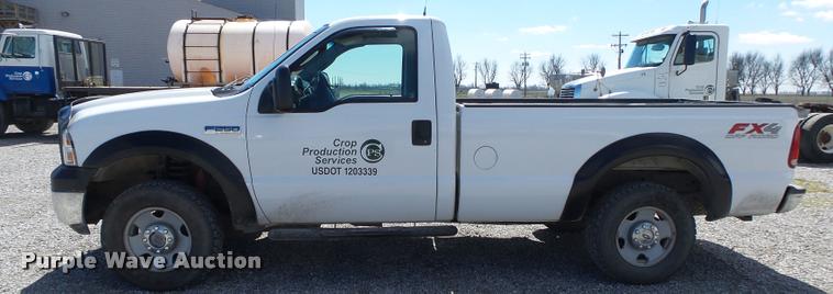 image for item DA2620 2006 Ford F250 Super Duty pickup truck