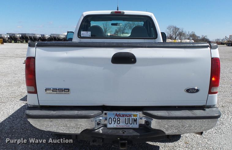 image for item DA2620 2006 Ford F250 Super Duty pickup truck