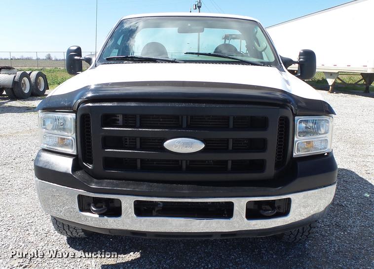 image for item DA2620 2006 Ford F250 Super Duty pickup truck