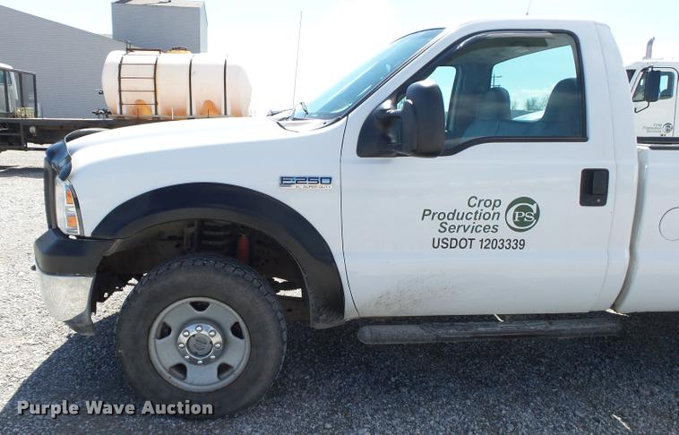 image for item DA2620 2006 Ford F250 Super Duty pickup truck