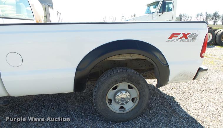 image for item DA2620 2006 Ford F250 Super Duty pickup truck