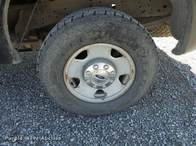 image for item DA2620 2006 Ford F250 Super Duty pickup truck
