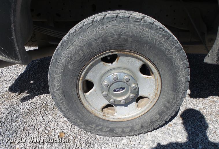 image for item DA2620 2006 Ford F250 Super Duty pickup truck